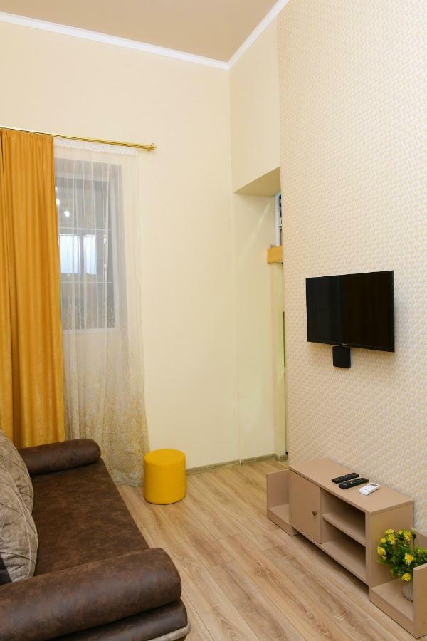 Tnt Apartment Batumi Luaran gambar